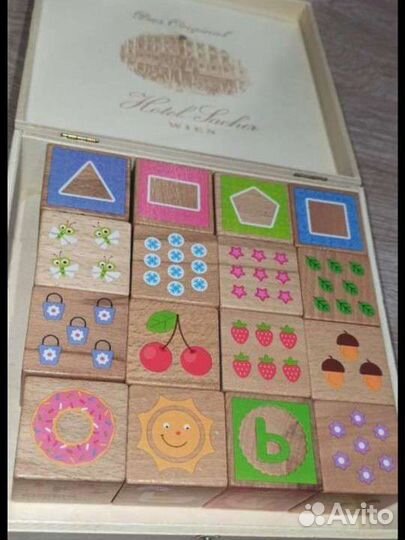 Кубики деревянные и пластиковые