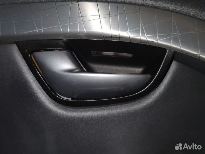 Обшивка двери передней левой Volvo XC70 BZ95