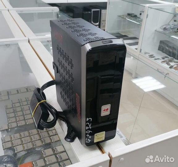Б/у корпус iTX, InWin BQ-660 (пустой) + ключ Windo
