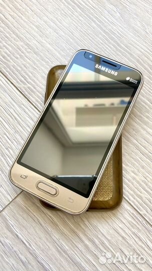 Смартфон Samsung Galaxy J1 Mini SM-J105H
