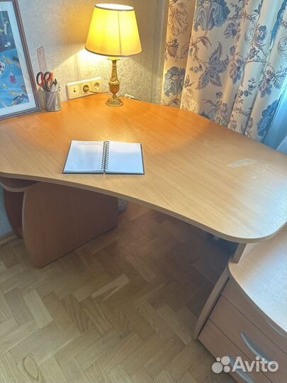 Компьютерный стол, офисный стол