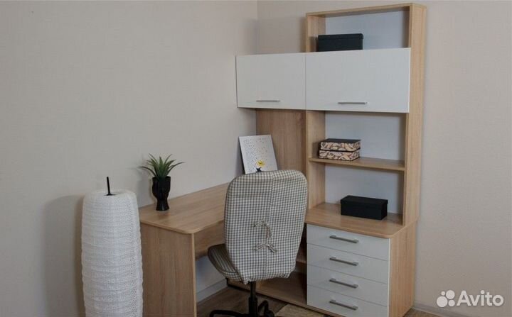 Стол письменный 