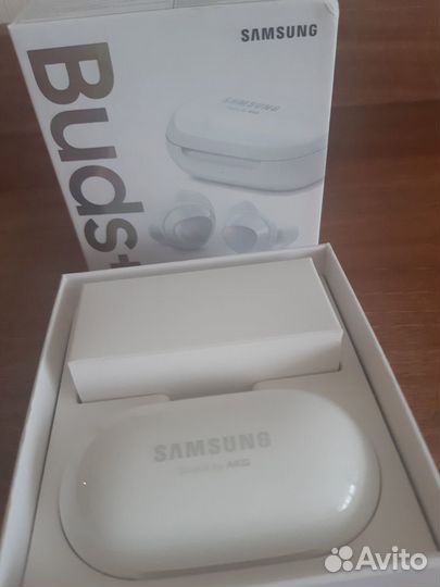 Беспроводные наушники Galaxy Buds +