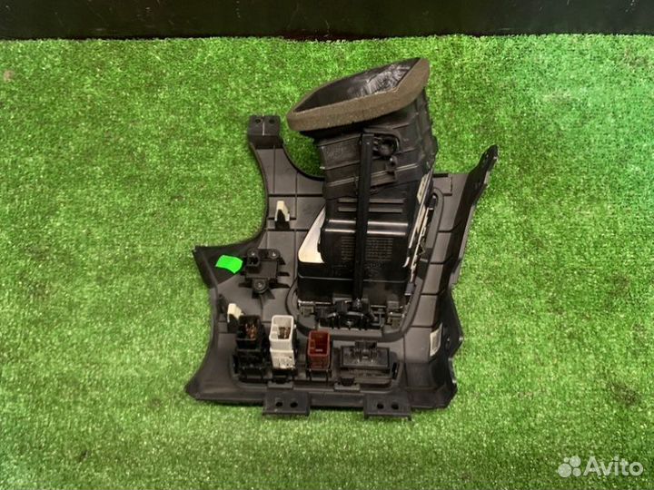 Дефлектор воздушный передний левый Hyundai Ix35