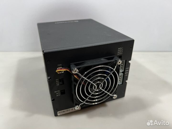 Корзина для жестких дисков Thermaltake Max 3504