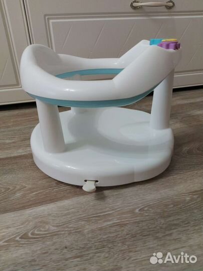 Стульчик для купания в ванной