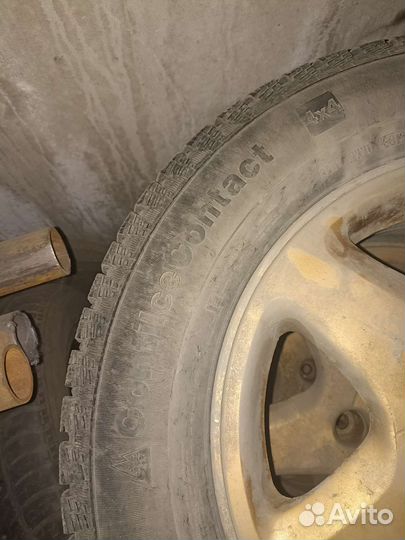 Continental ContiIceContact 4x4 215/65 R16