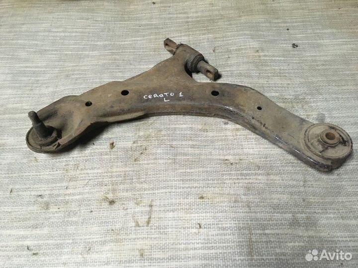 Рычаг передний левый Kia Cerato