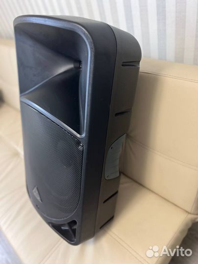 Активная акустическая система Behringer B15X