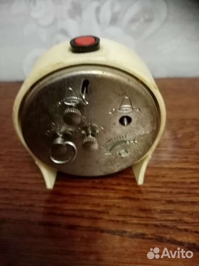 Будильники СССР цена за 3 будильника