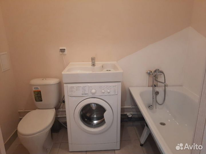 Бу Подвесная раковина