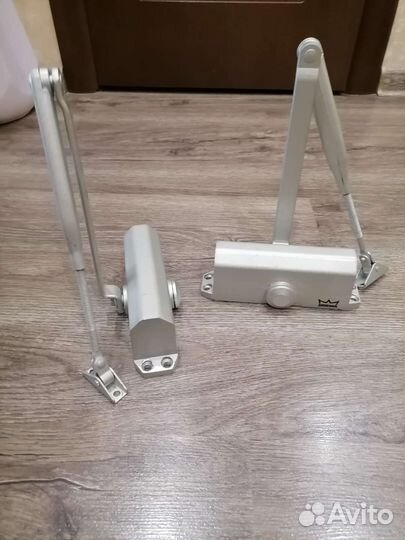 Доводчик дверной