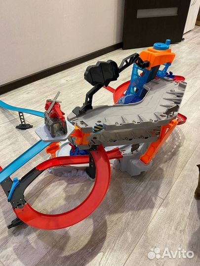 Трек Metal Machines Gorilla Attack zuru