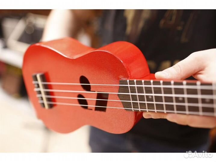 Mirra UK-210-21-RD Укулеле сопрано, цвет красный