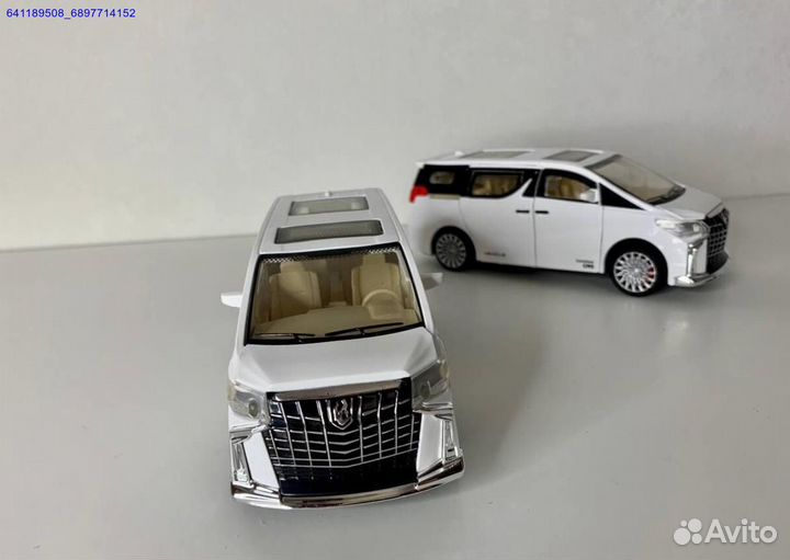 Инерционная машинка Toyota Alphard металлическая