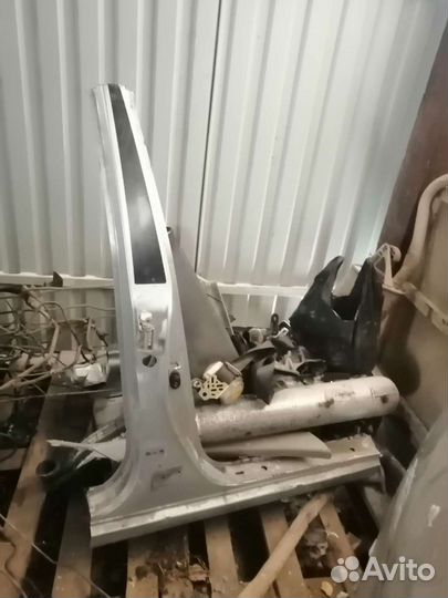 Правая центральная стойка кузова королла 120 кузов