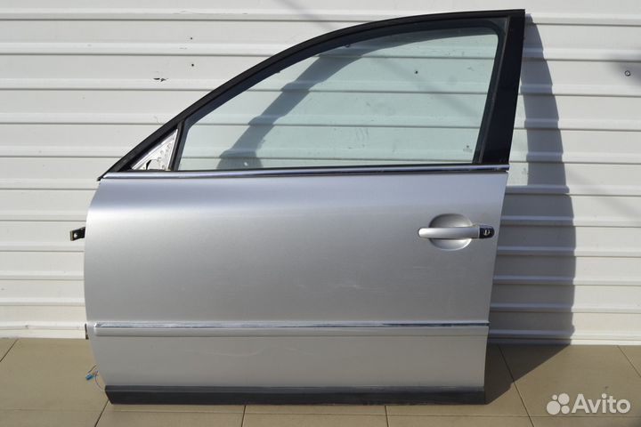 Дверь передняя левая Volkswagen Passat B5+