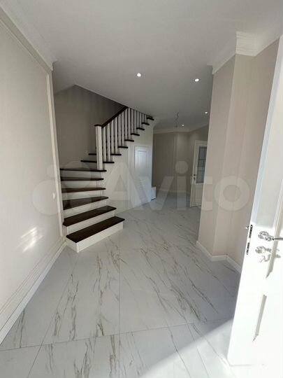 2-к. квартира, 183 м², 9/10 эт.