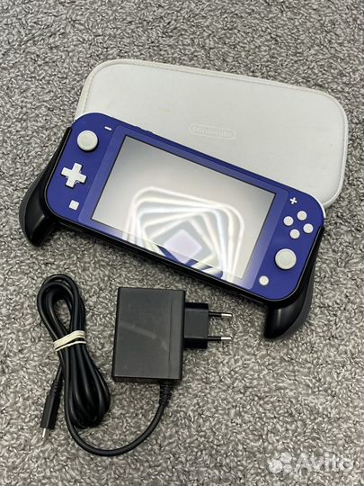 Nintendo Switch Lite Синяя