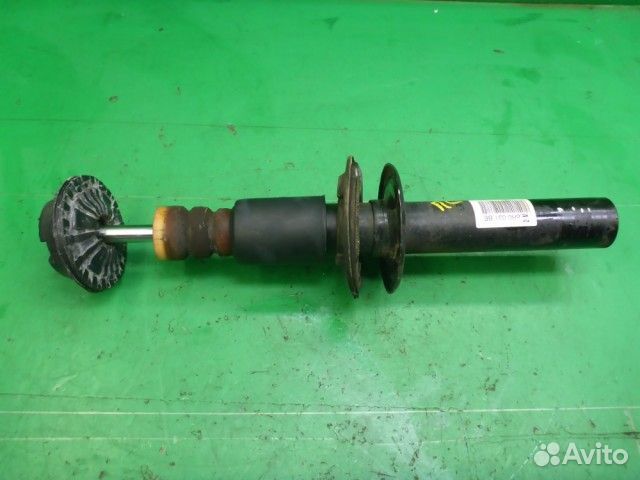 Амортизатор передний левый Audi Q5 c 2008г