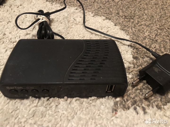 Цифровая тв приставка BarTon тн-562