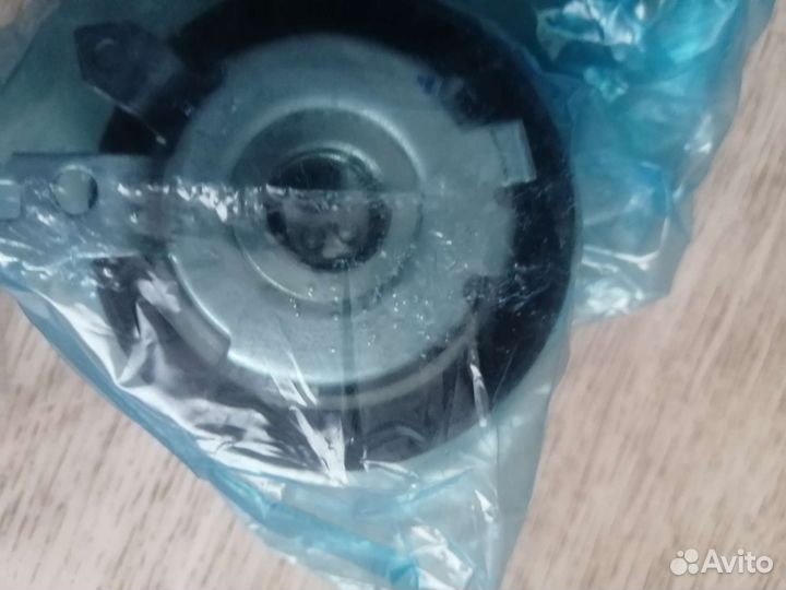 Натяжной ролик LADA ларгус, ниссан альмера, рено