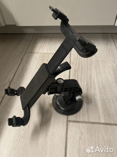 Крепление для планшета в авто