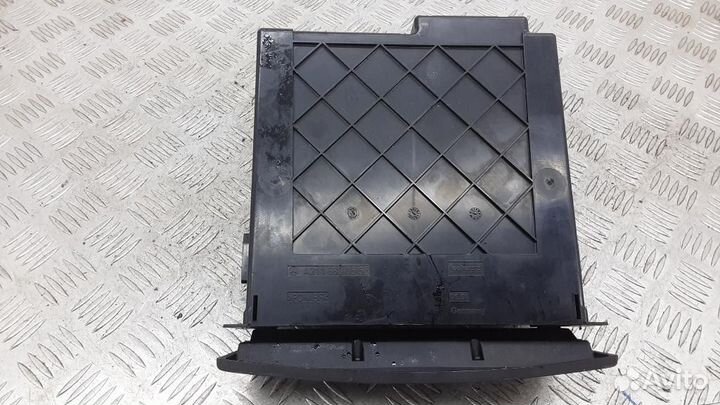 Кнопка аварийной сигнализации Mercedes-Benz CLS-Cl