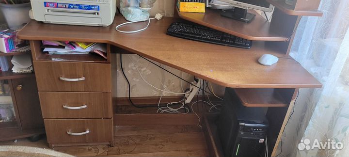 Компьютерный стол угловой