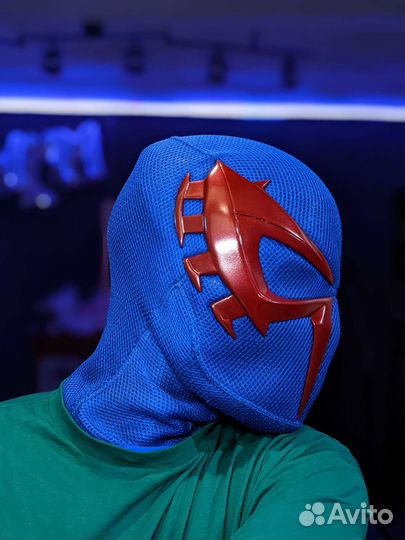 Маска Человека-паука 2099