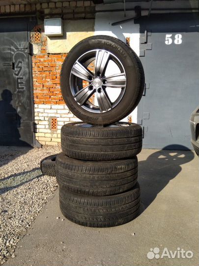 Авторезина лето Yokohama 215/55 R16 на дисках, 4шт