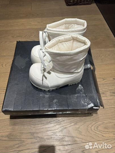 Balenciaga Alaska White Boots