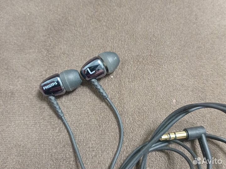 Проводные наушники Phillips