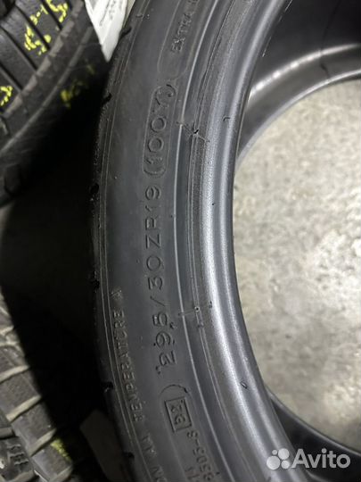 Michelin Pilot Super Sport 295/30 R19 102Y