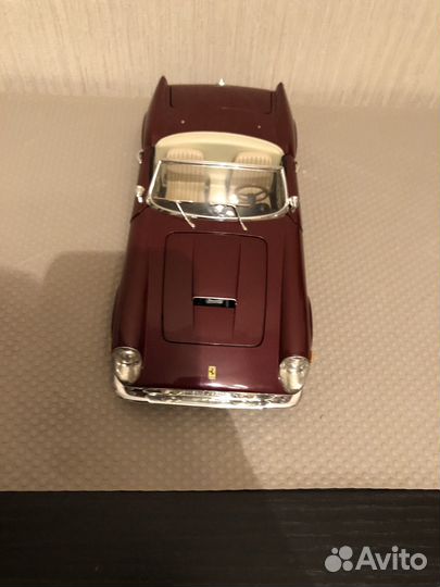 Модель автомобиля Ferrari California 250GT