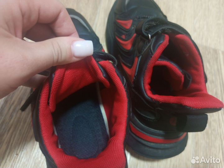 Кроссовки 35 размер