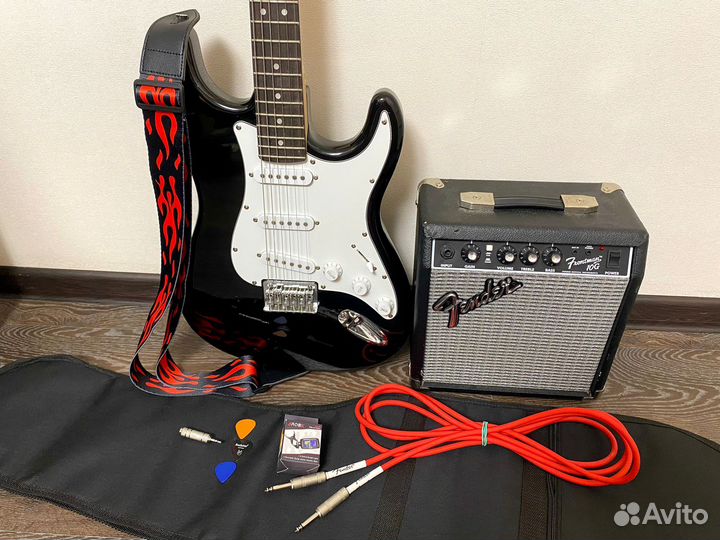 Электрогитара с комбиком Fender Squier Stratocaste