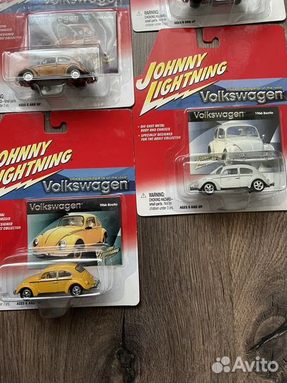 Johnny Lightning VW Beetle 1964-2002 16 шт