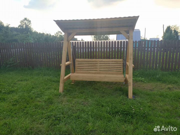 Садовые качели из дерева