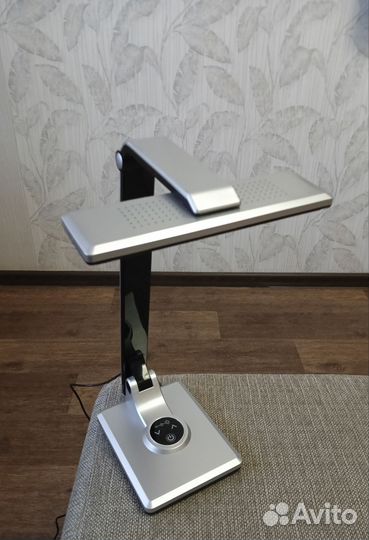 Настольная светодиодная лампа 10 Вт, цвет серебро