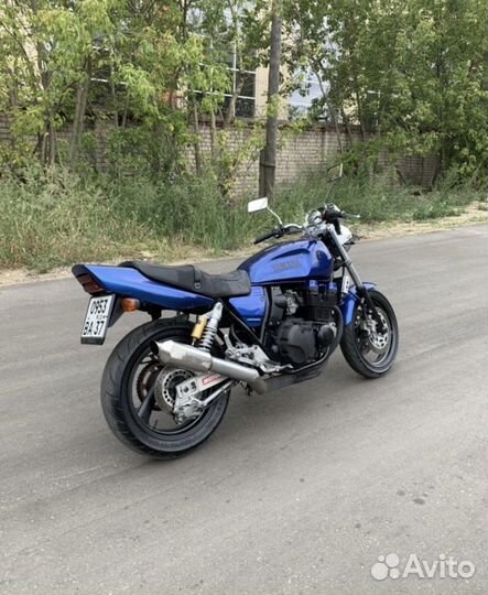 Yamaha XJR 400