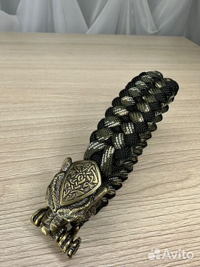 Браслет из паракорда