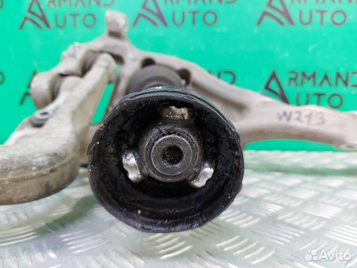 Кулак поворотный передний правый Mercedes E-Class