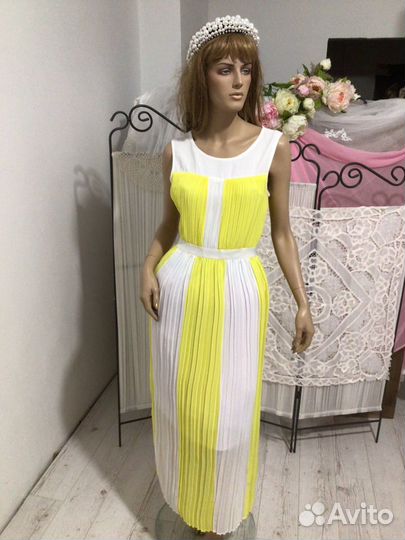 Платье шифон-плиссе новое на выпускной M