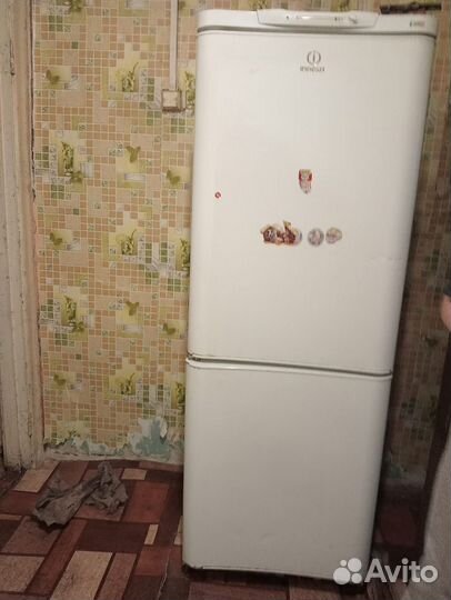 Продам холодильник Индезит