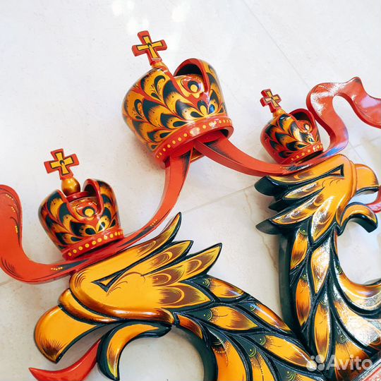 Эксклюзивный шикарный резной герб хохлома