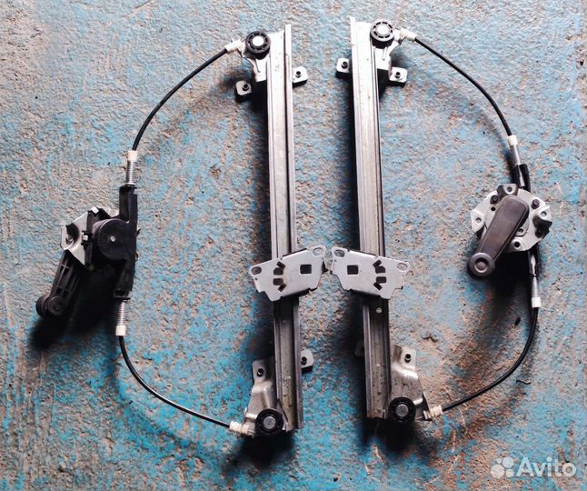 Стеклоподьемник механический Daewoo Nexia