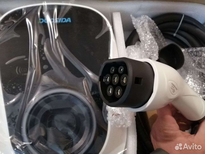 Настенная зарядная станция для электромобиля 22кВт