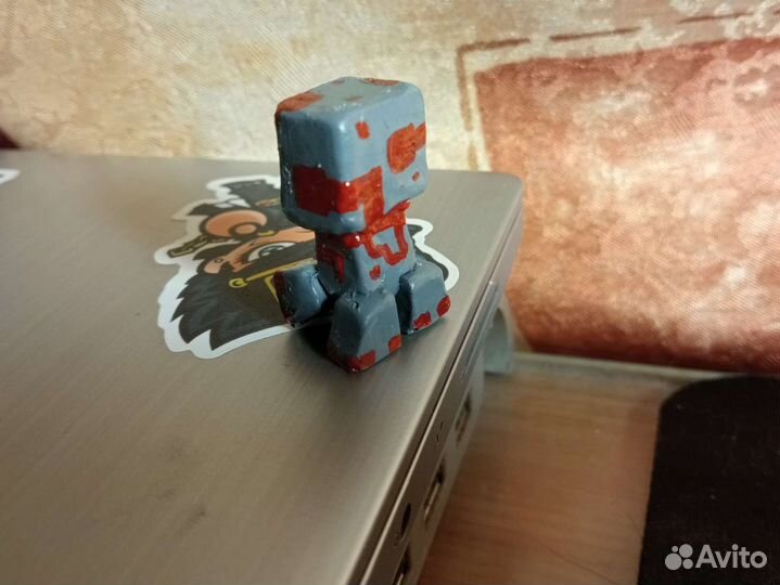 Редкий редстоуновый крипер, майнкрафт, игрушка