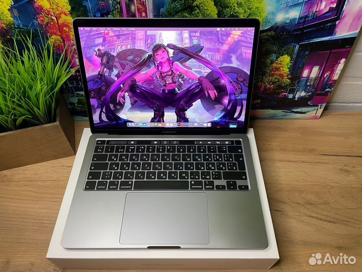 Macbook Pro 13 2020 i7 16gb 512 Мощный